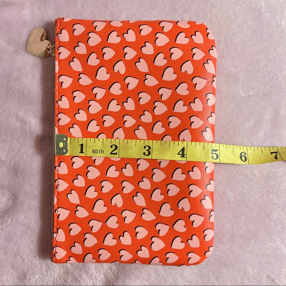 Ipsy ‘Full Hearts’ Red & Pink Heart Print Bag - Picture 6 of 6